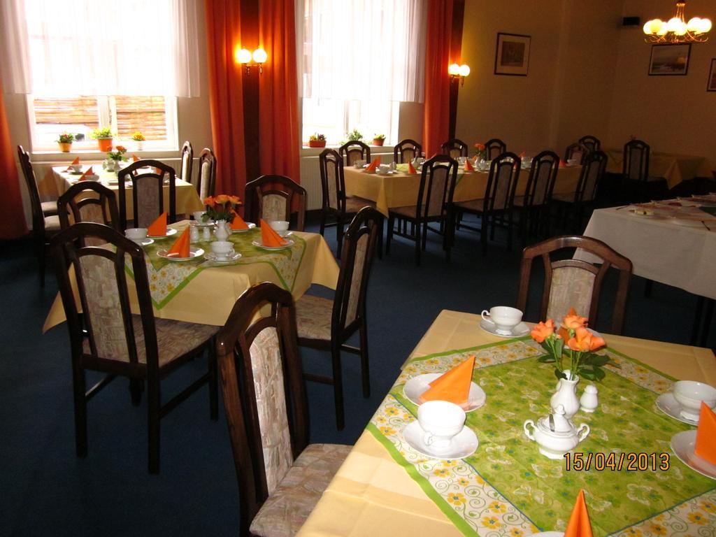 Hotel Garni Weisses Ross Stolberg  Екстер'єр фото